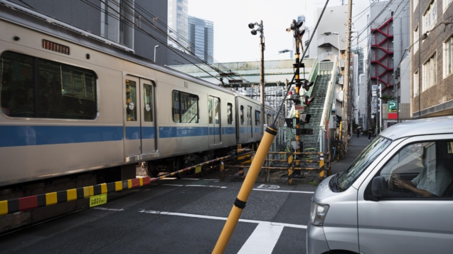cars-city-traffic-daylight